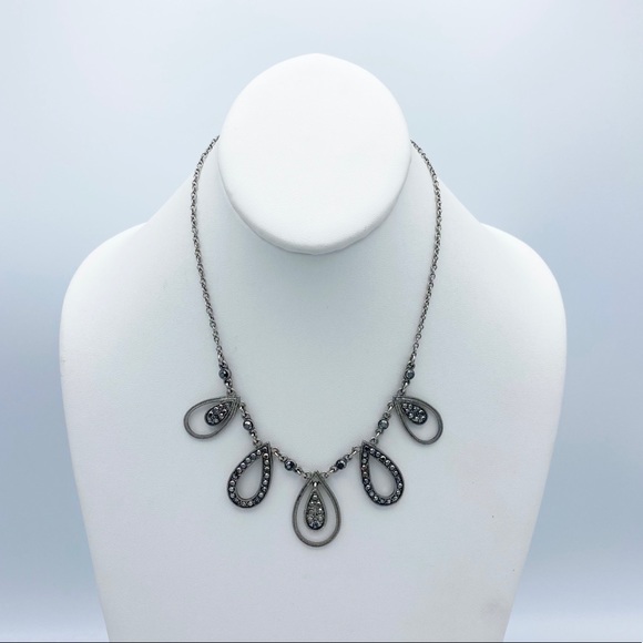 Liz Claiborne Silver Tone Tear Drop w/Rhinestones Statement Necklace - Picture 11 of 11